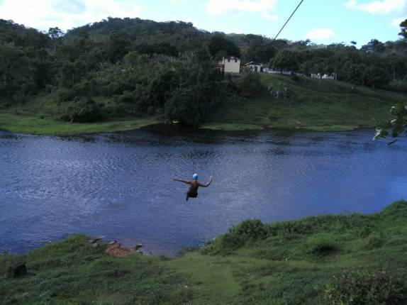 Tirolesa no Rio das Contas, em Taboquinha, região de Itacaré - BA Tirolesa no Rio das Contas, em Taboquinha, região de Itacaré - BA