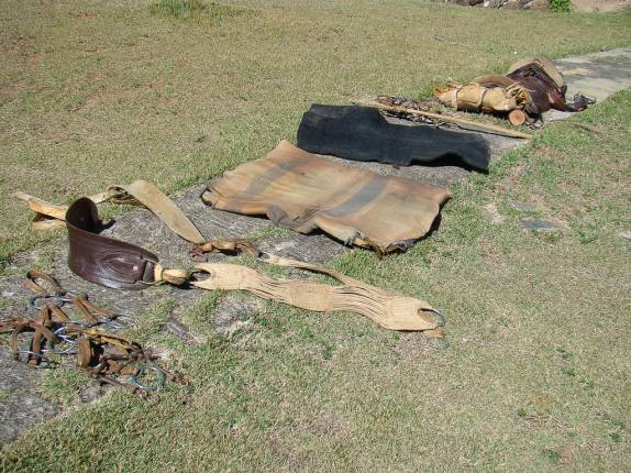 Tralha (equipamento para vestir mulas) do Aroldo em Perdões - MG Tralha (equipamento para vestir mulas) do Aroldo em Perdões - MG