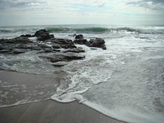 Trecho de pedras na  praia de Santa Teresa, na península de Nicoya - Costa Rica