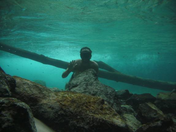 Águas cristalinas no poço da Cachoeira do Formiga, na região de Mateiros, no Jalapão - TO