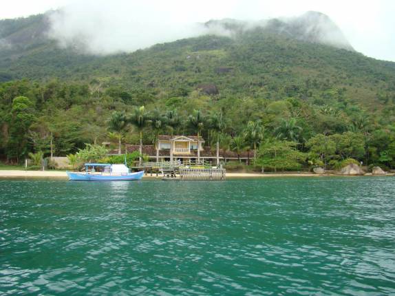 Uma das muitas casonas no Saco do Mamanguá, região de Parati - RJ