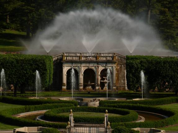 Uma das muitas fontes no Longwood Gardens, na Pennsylvania - Estados Unidos Uma das muitas fontes no Longwood Gardens, na Pennsylvania - Estados Unidos