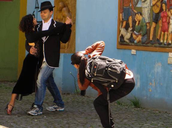 Uma pose que vale dinheiro, em La Boca, bairro de Buenos Aires, na Argentina Uma pose que vale dinheiro, em La Boca, bairro de Buenos Aires, na Argentina