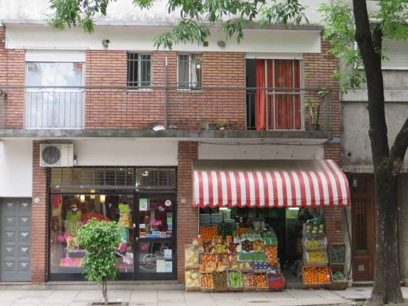 Uma simpática quitanda nas ruas de Palermo, bairro de Buenos Aires, na Argentina