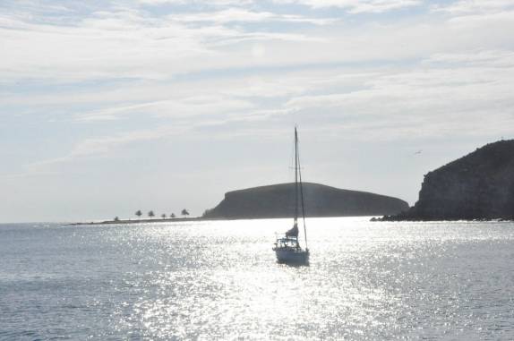 Veleiro em baía de Abrolhos - BA