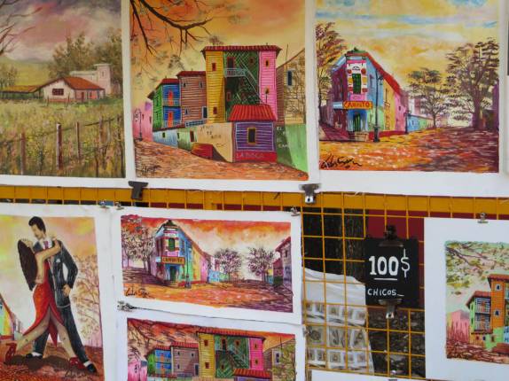 Venda de arte nas ruas de La Boca, em Buenos Aires, na Argentina Venda de arte nas ruas de La Boca, em Buenos Aires, na Argentina