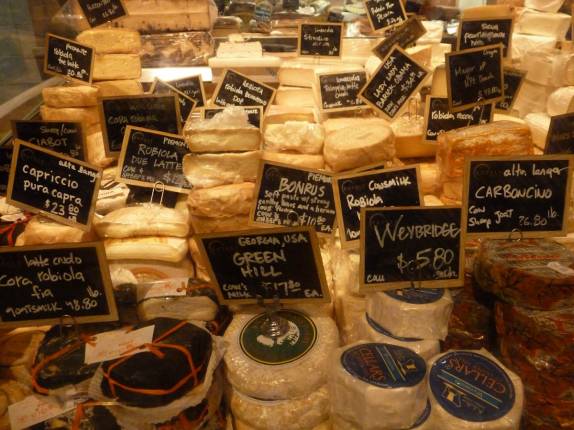 Venda de queijos no 'Eat-aly', em Nova Iorque - Estados Unidos Venda de queijos no 'Eat-aly', em Nova Iorque - Estados Unidos