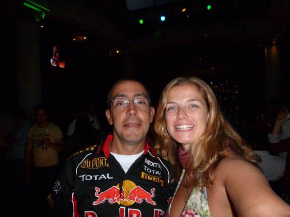 Vestido a carater na agitada noite do rally em Guanajuato, no México Vestido a carater na agitada noite do rally em Guanajuato, no México