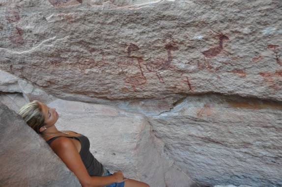 Viajando nas pinturas rupestres na Serra da Capivara, próximo à São Raimundo Nonato - PI