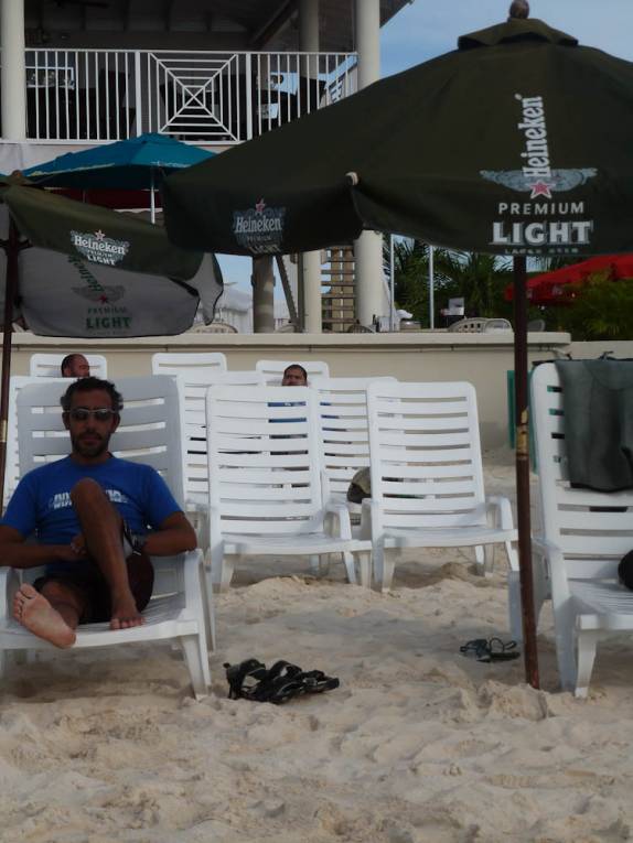 Vida mansa em 7 Mile Beach, em Grand Cayman