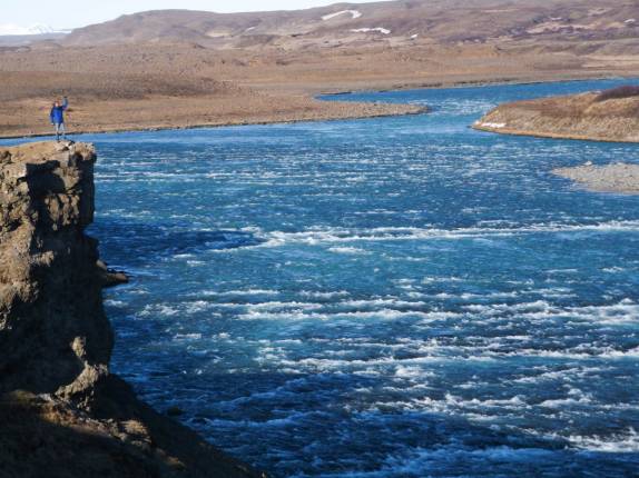 Visitando a cachoeira Gullfoss, uma das principais atrações do Golden Circle, na Islândia