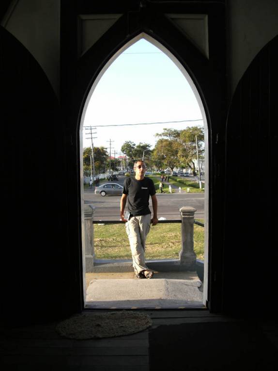 Visitando a catedral de St. George, em Georgetown - Guiana Visitando a catedral de St. George, em Georgetown - Guiana