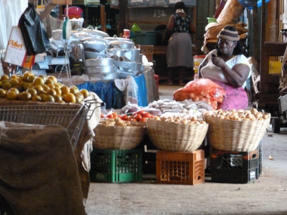 Visitando o mercado central de Montego Bay, na Jamaica Visitando o mercado central de Montego Bay, na Jamaica