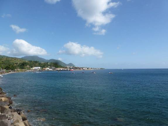 Vista da orla de Roseau, capital de Dominica