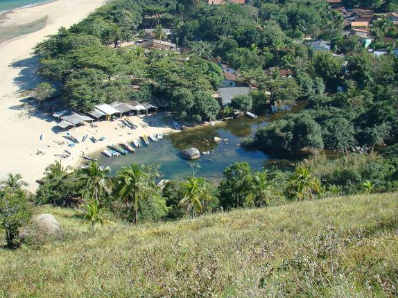Vista da Praia do Bonete do alto do morro no caminho para a Praia das Anchovas em Ilha Bela - SP