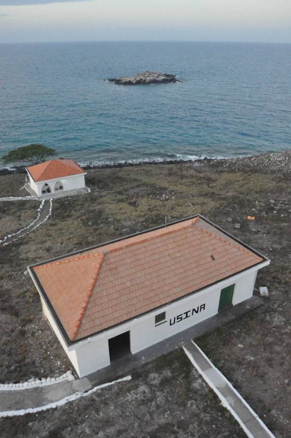 Vista do alto do farol da ilha de Santa Bárbara em Abrolhos - BA Vista do alto do farol da ilha de Santa Bárbara em Abrolhos - BA