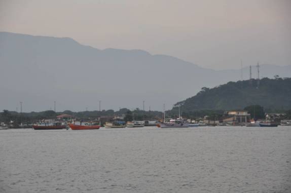 Visão de Bertioga da balsa vinda do Guarujá - SP Visão de Bertioga da balsa vinda do Guarujá - SP