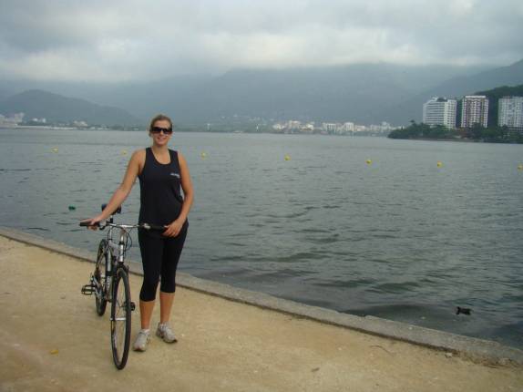 Volta na Lagoa Rodrigo de Freitas pedalando, no Rio de Janeiro - RJ Volta na Lagoa Rodrigo de Freitas pedalando, no Rio de Janeiro - RJ