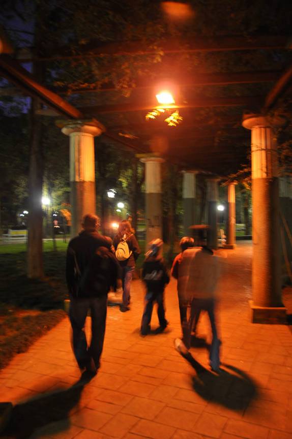 Voltando para casa da vovó, através do parque em Poços de Caldas - MG