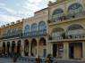 A charmosa Plaza Vieja, no centro de Havana, capital de Cuba