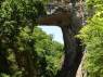 A enorme ponte natural no Natural Bridge Park, na Virginia, nos Estados Unidos
