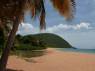 Cara de Bahia, mas é a praia de Grande Anse, em Basse Terre, em Guadalupe, no Caribe